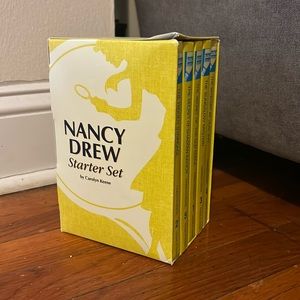 Nancy drew book starter set! In amazing condition! Books 1-5